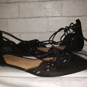 Black pointed toe lace up flats